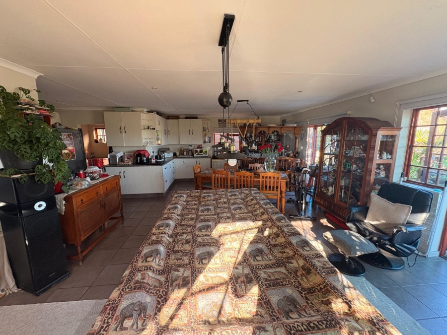 4 Bedroom Property for Sale in Fraaiuitsig Western Cape